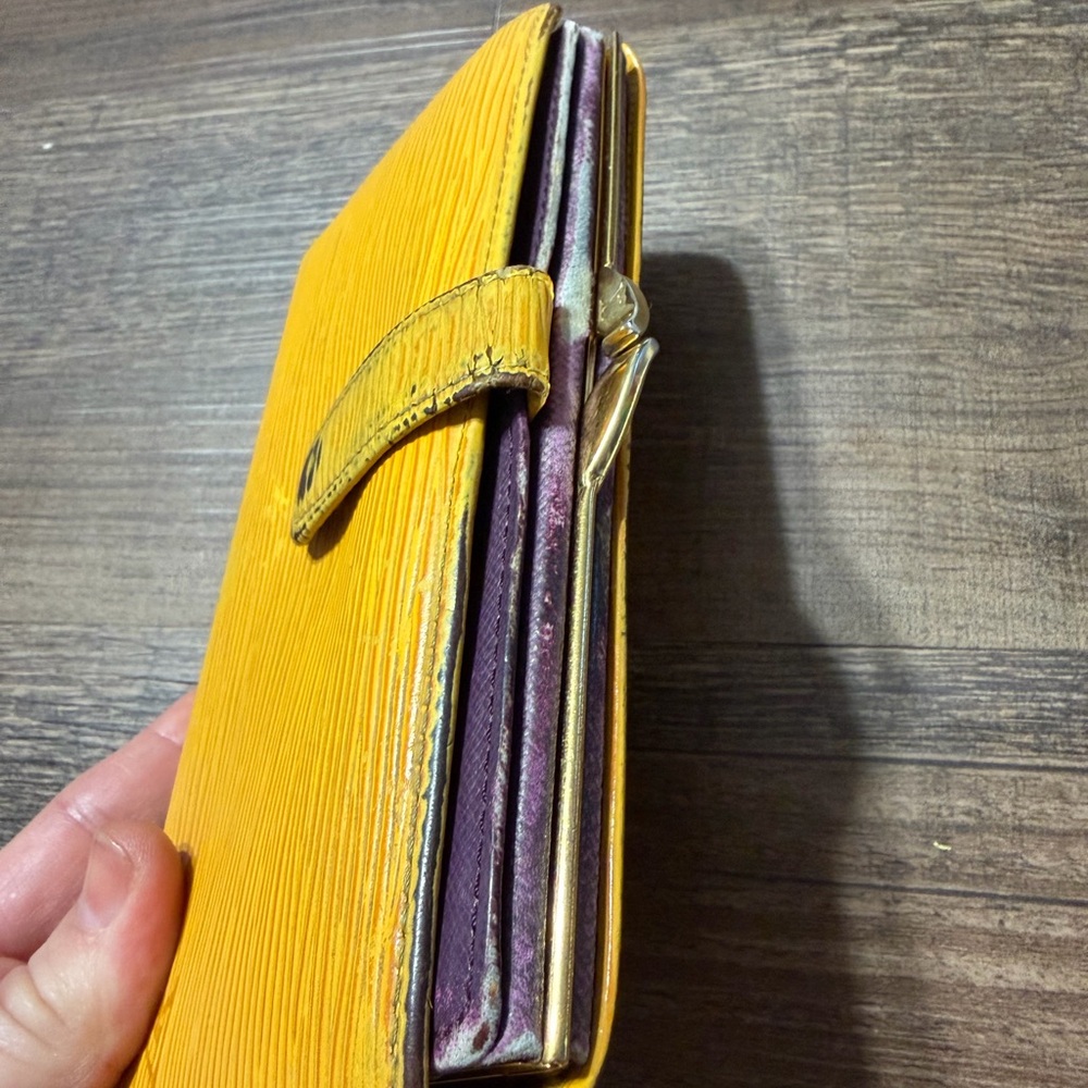 Authentic Louis Vuitton Yellow Epi Kiss Lock Wallet Vintage LV - Picture 5 of 16